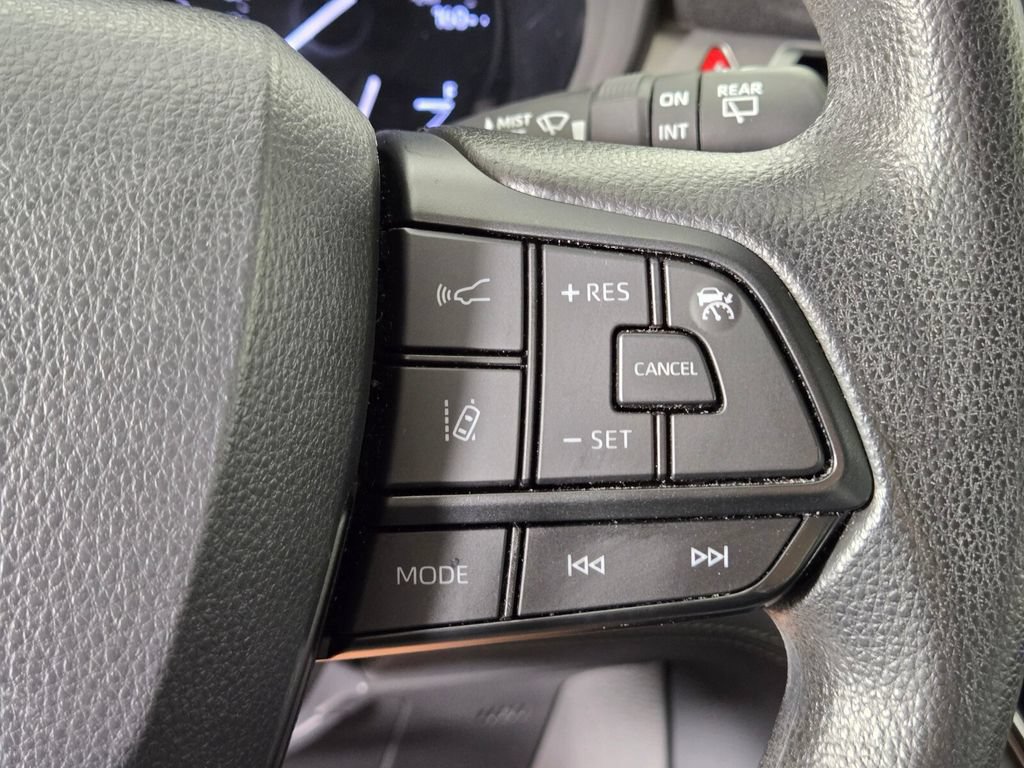 Used 2023 Toyota Sienna LE AWD/4WD image 27