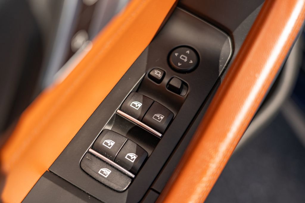 Used 2022 BMW X6 M50i w/ Executive Package image 13