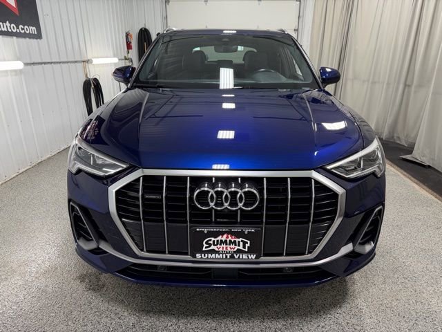 Used 2022 Audi Q3 2.0T Premium Plus w/ Premium Plus Package image 2