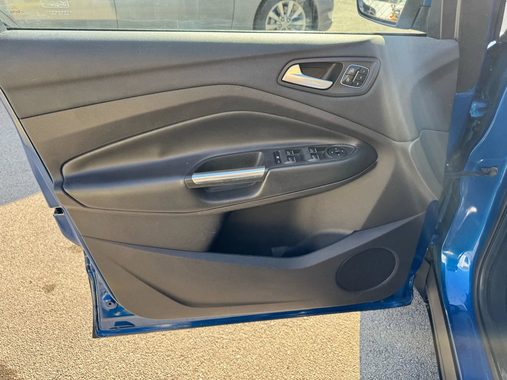 Used 2018 Ford Escape Titanium image 14