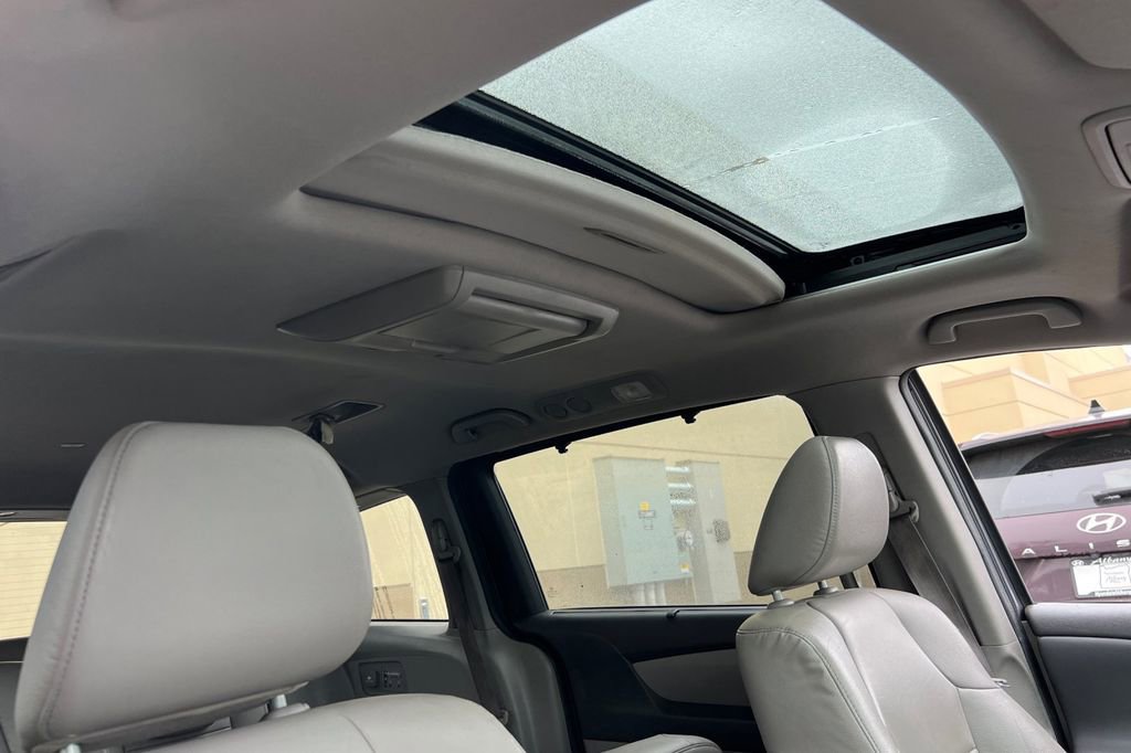 Used 2015 Honda Odyssey EX-L image 17