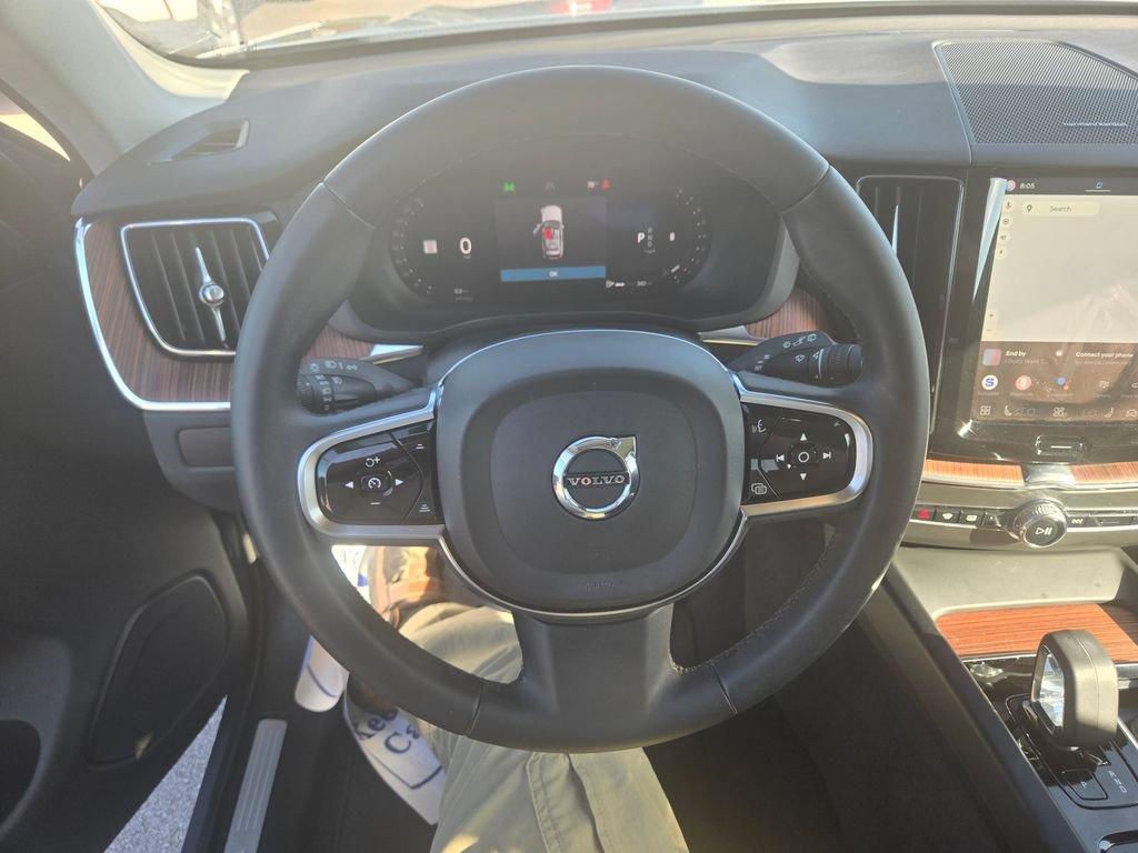 Used 2024 Volvo XC60 B5 Plus AWD/4WD image 11