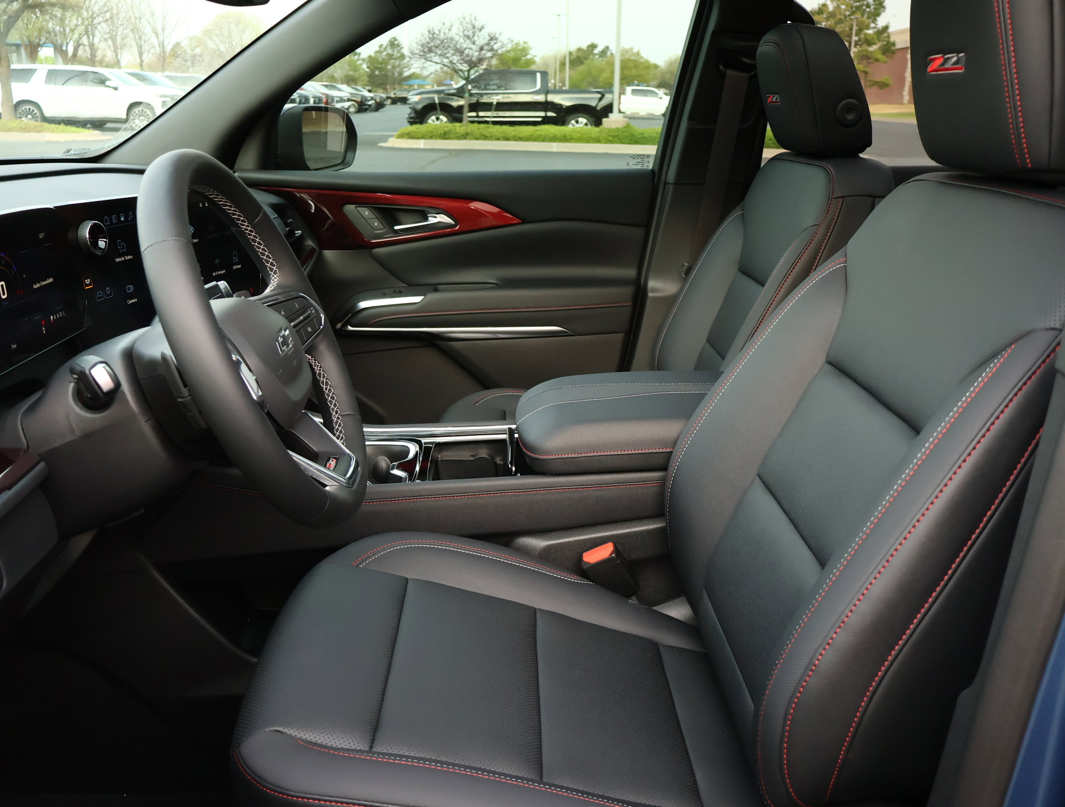 New 2026 Chevrolet Traverse Z71 w/ LPO, Floor Liner Package image 10