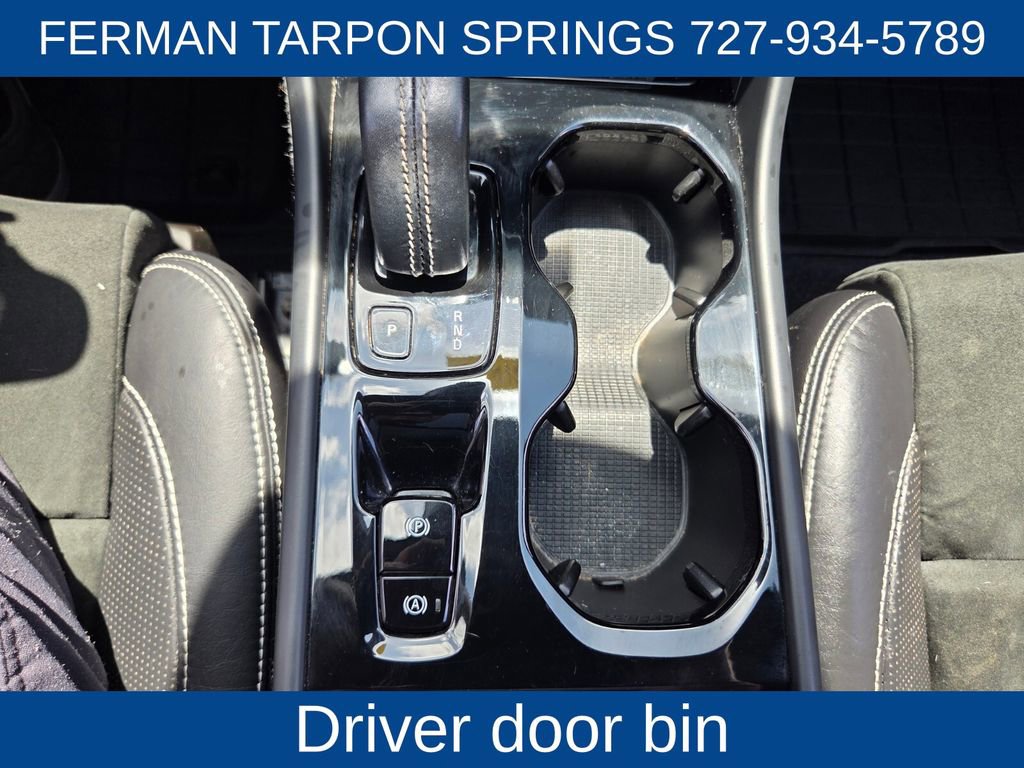 Used 2020 Volvo XC40 T4 R-Design w/ Protection Package Premier image 28