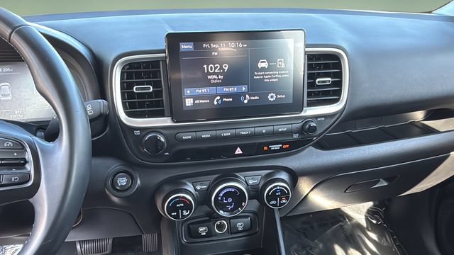 Used 2025 Hyundai Venue SEL FWD image 26