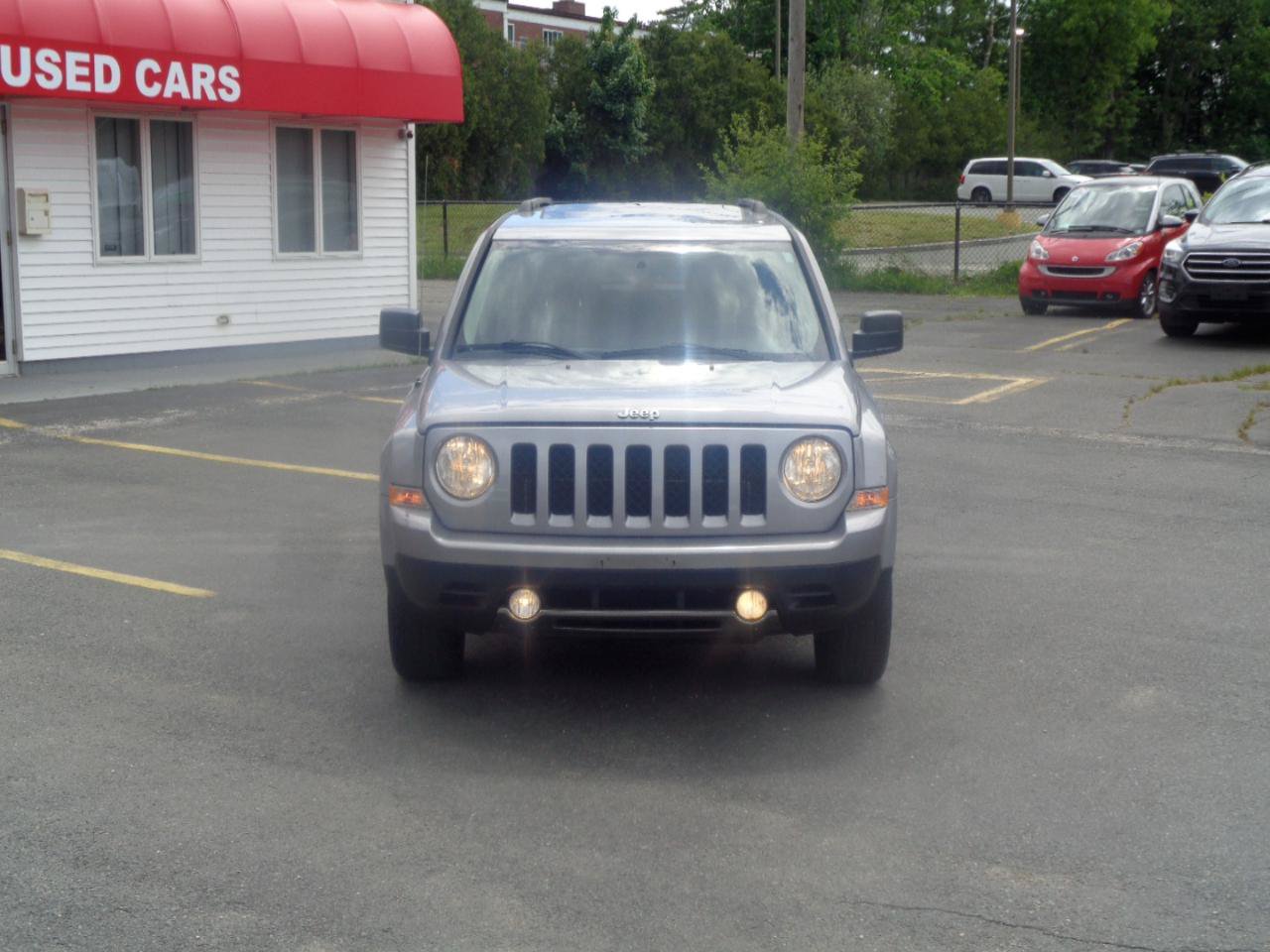 Used 2016 Jeep Patriot High Altitude AWD/4WD image 16
