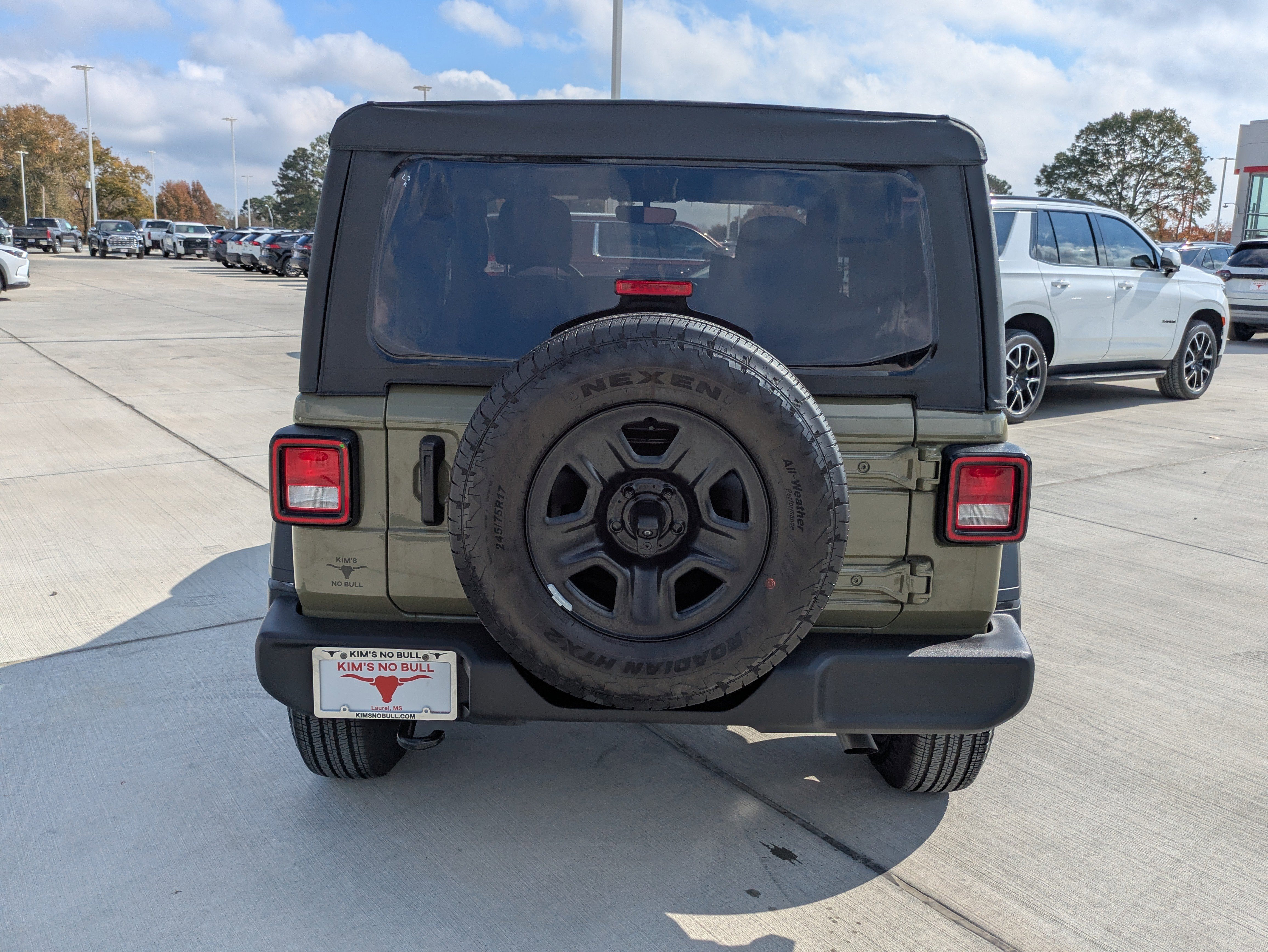 Used 2025 Jeep Wrangler Sport AWD/4WD image 6
