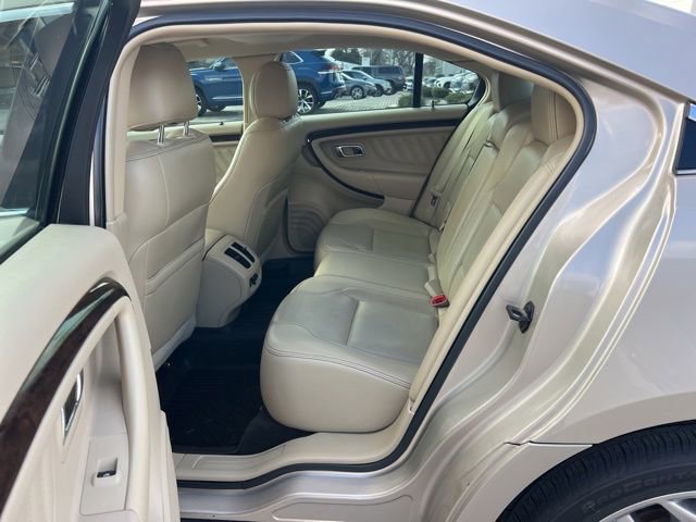 Used 2018 Ford Taurus Limited image 29