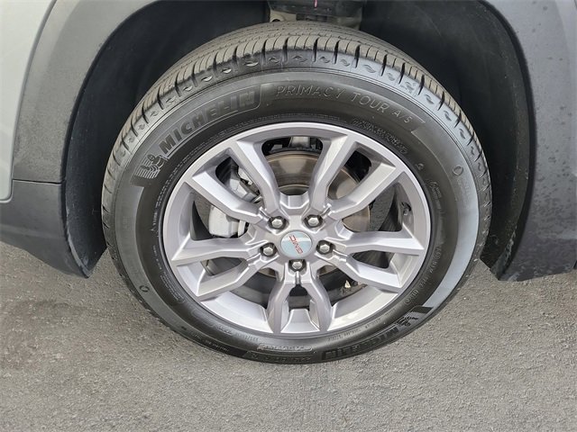 Used 2024 GMC Terrain SLT image 31