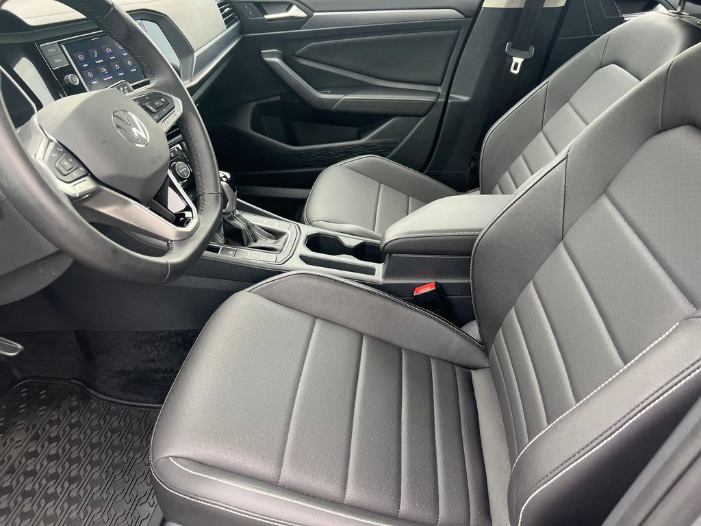 Used 2024 Volkswagen Jetta SE FWD image 10