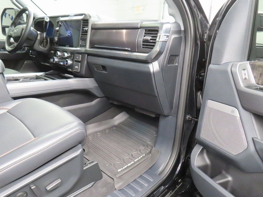 Used 2025 Ford F250 Lariat w/ Lariat Ultimate Package image 40