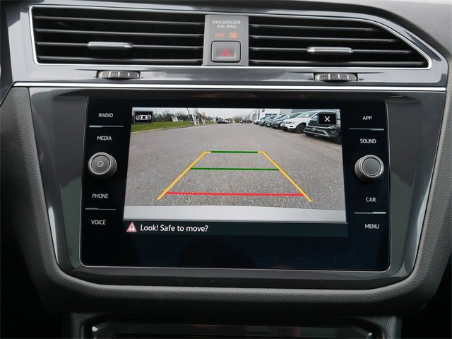 Certified 2024 Volkswagen Tiguan SE R-Line image 29