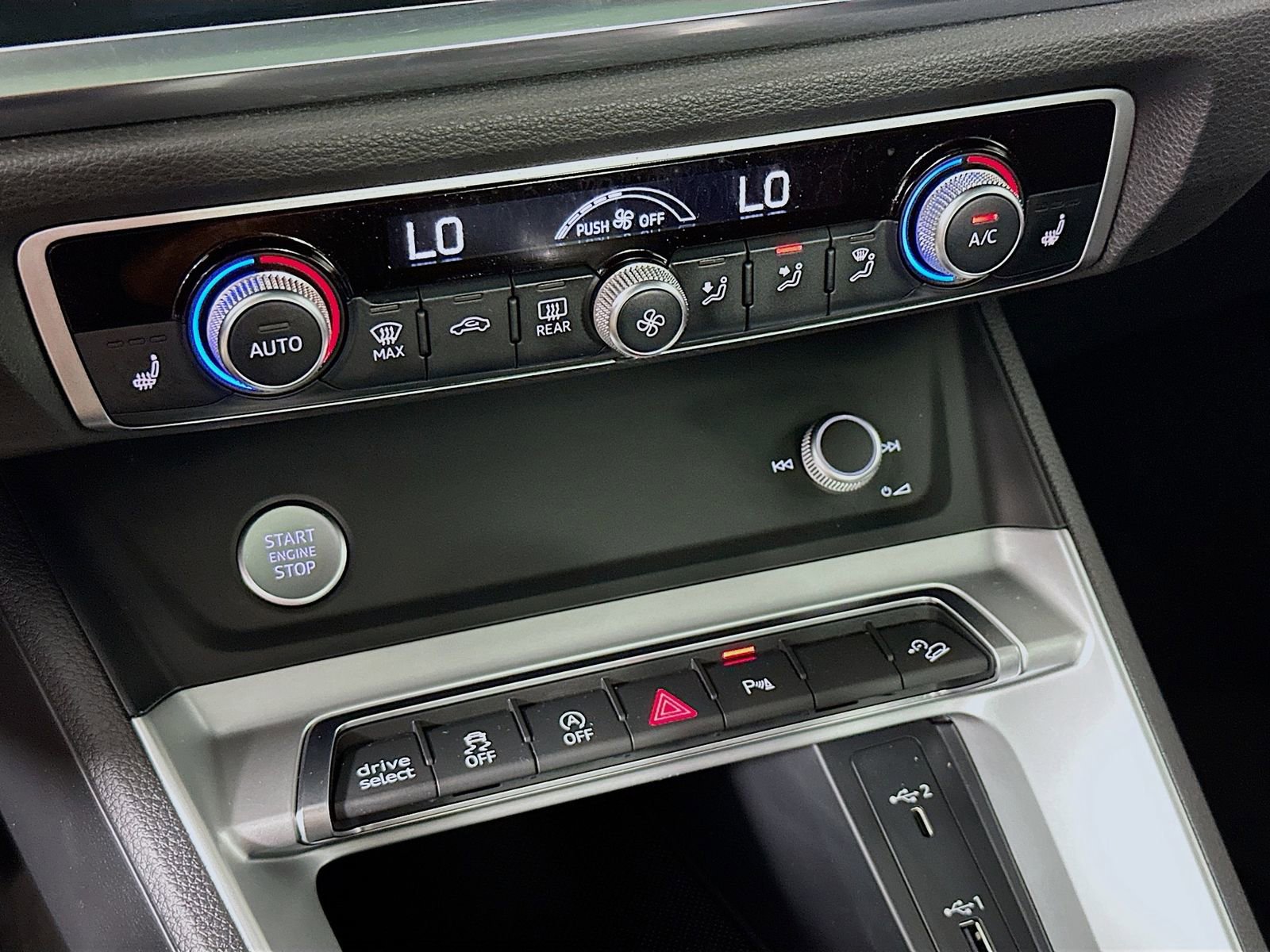 Used 2020 Audi Q3 2.0T Premium w/ Convenience Package image 16