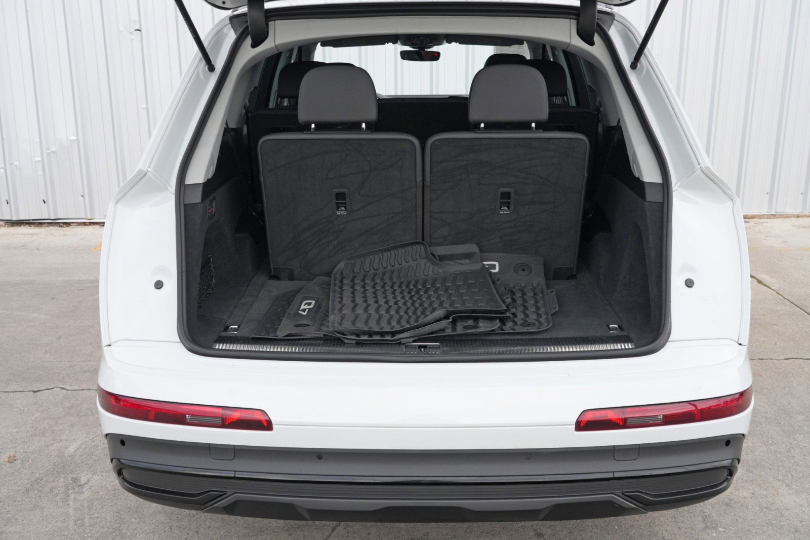 Used 2022 Audi Q7 Premium Plus image 9