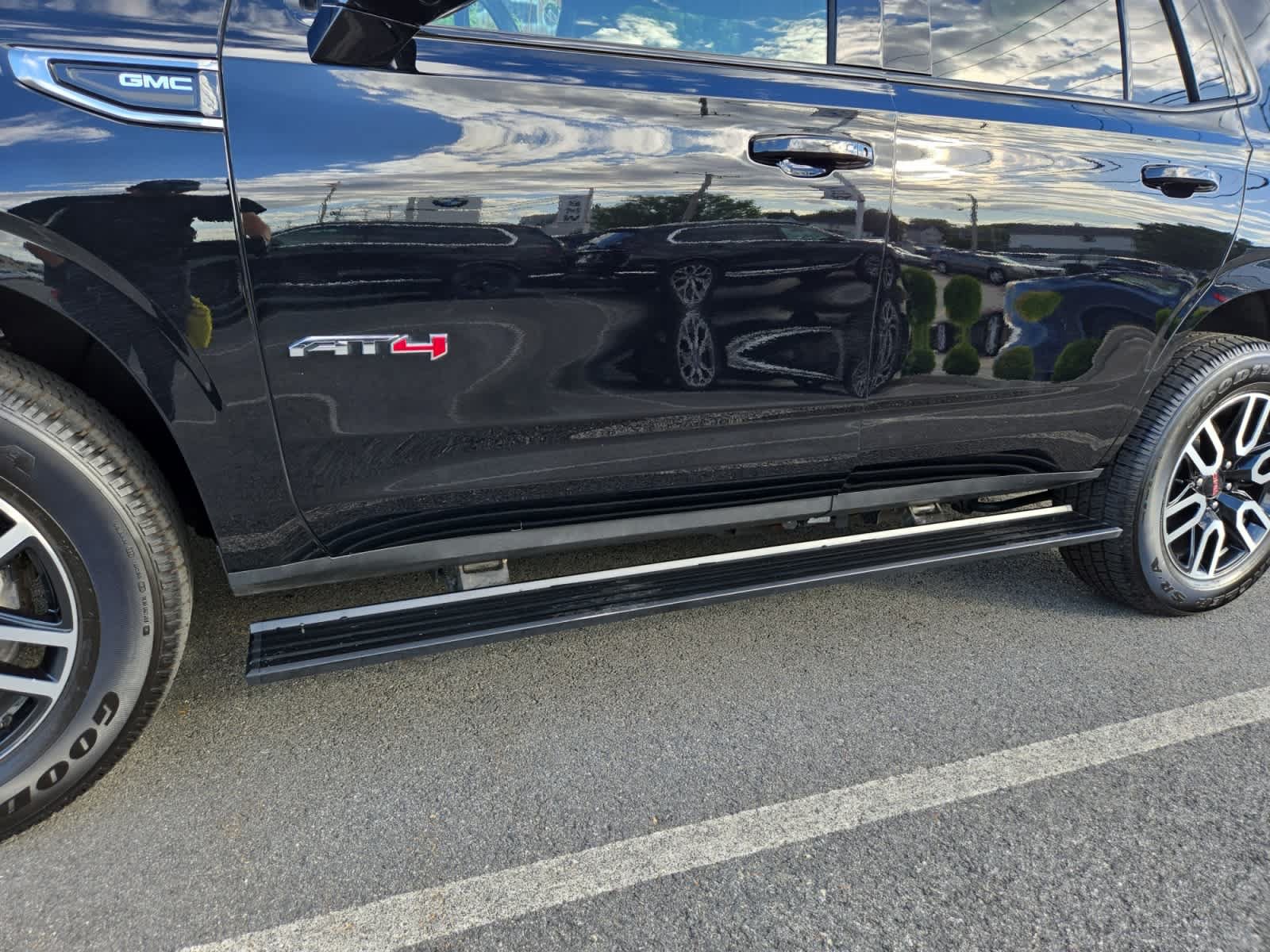 Used 2023 GMC Yukon AT4 w/ AT4 Premium Package AWD/4WD image 53