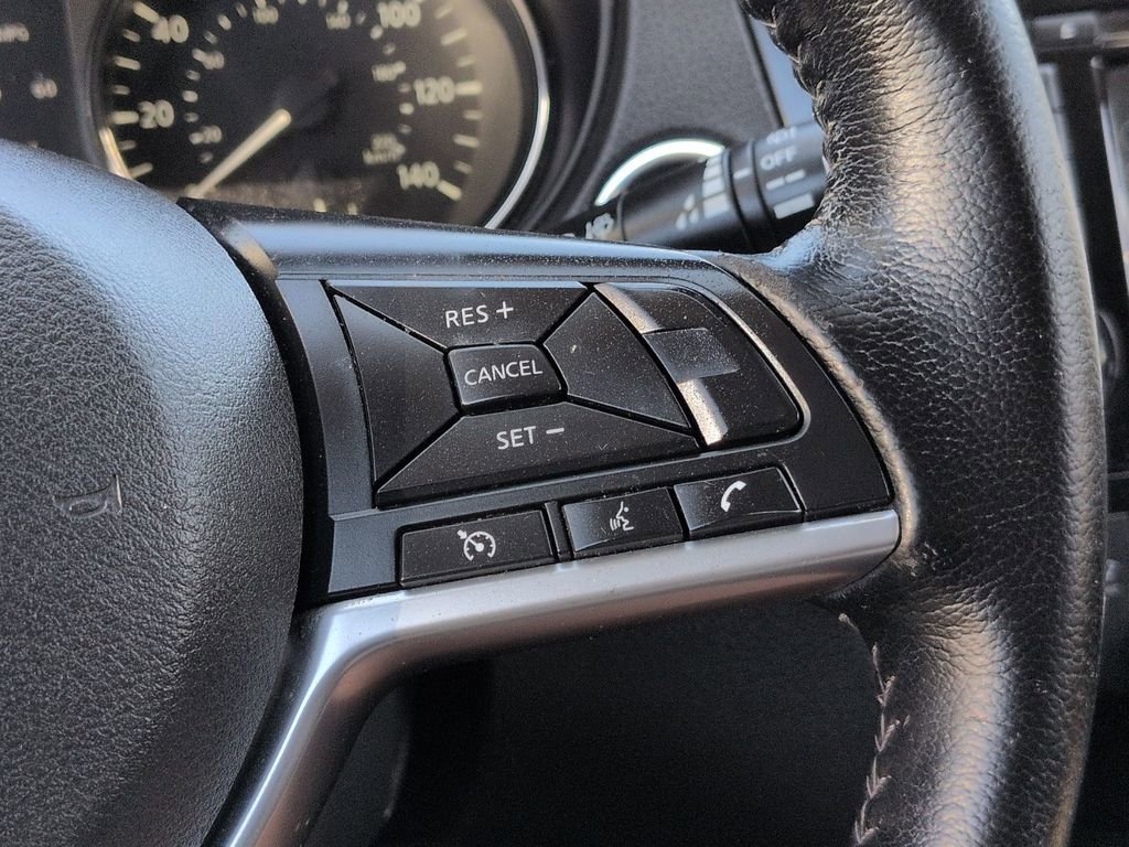 Used 2020 Nissan Rogue SV image 21