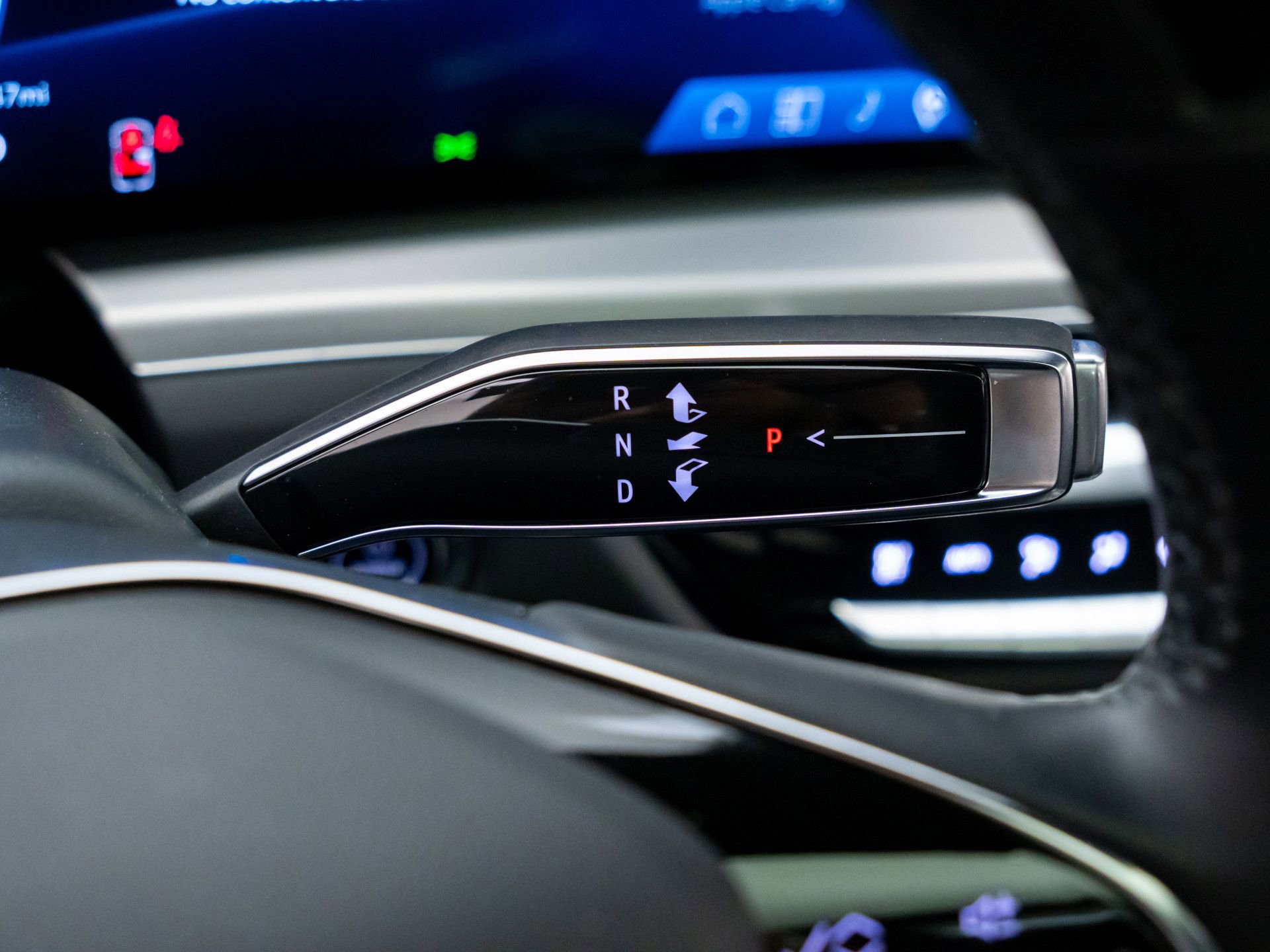 Certified 2025 Cadillac Lyriq Luxury w/ LPO, Floor Liner Package AWD/4WD image 30