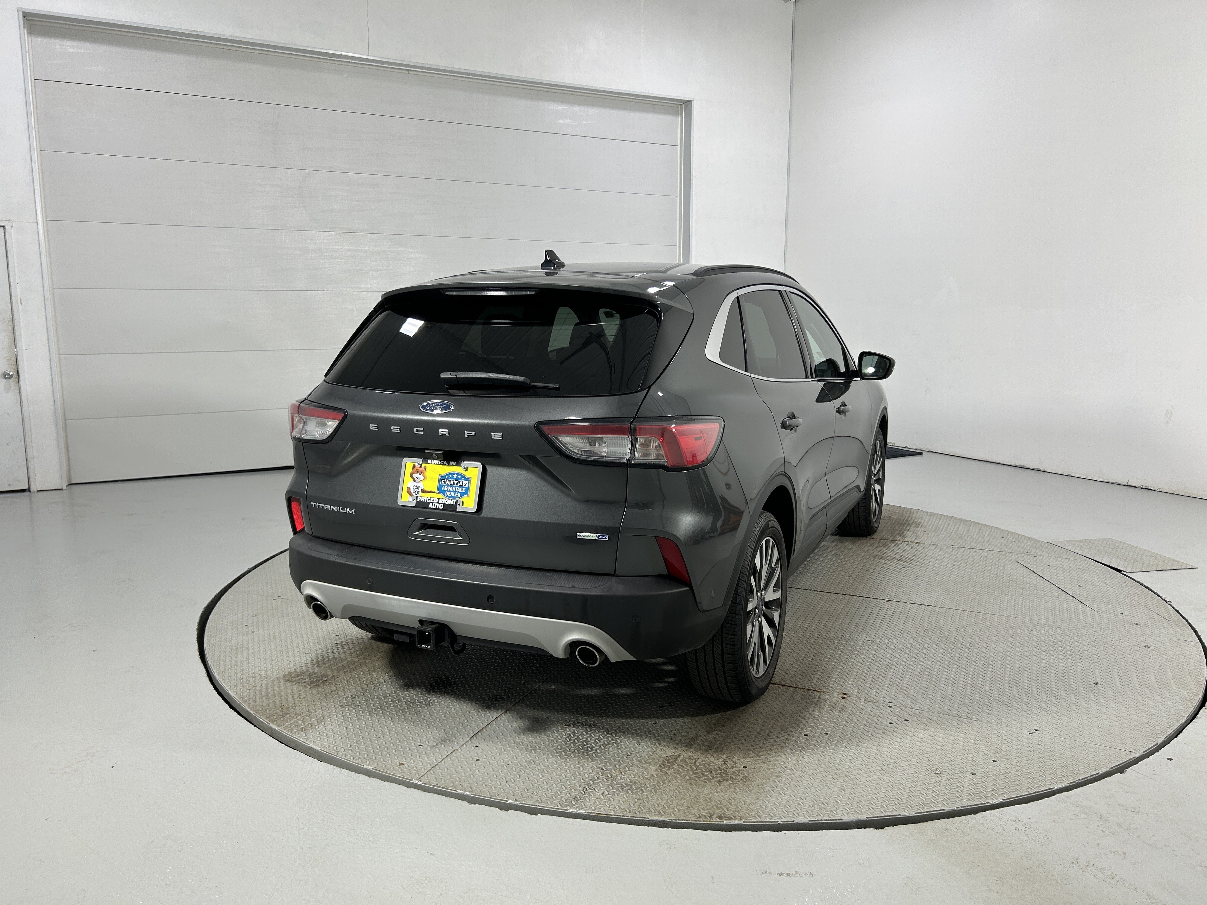 Used 2020 Ford Escape Titanium AWD/4WD image 34