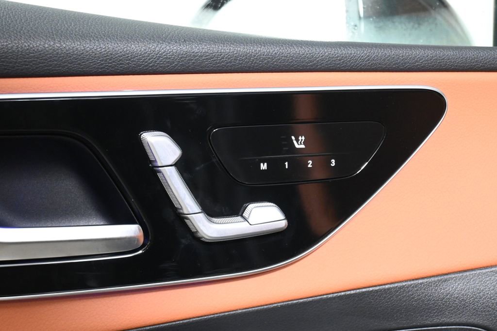 Used 2026 Mercedes-Benz GLC 300 4MATIC image 24