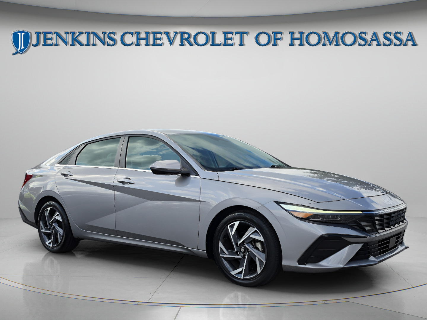 Used 2025 Hyundai Elantra Limited FWD image 2