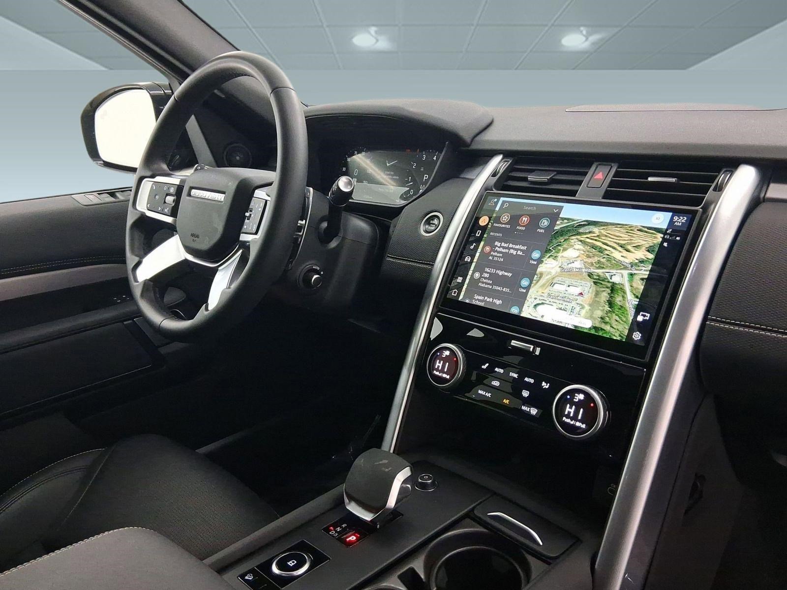 Used 2025 Land Rover Discovery Dynamic SE image 36