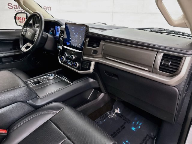 Used 2024 Ford Expedition XLT RWD image 31