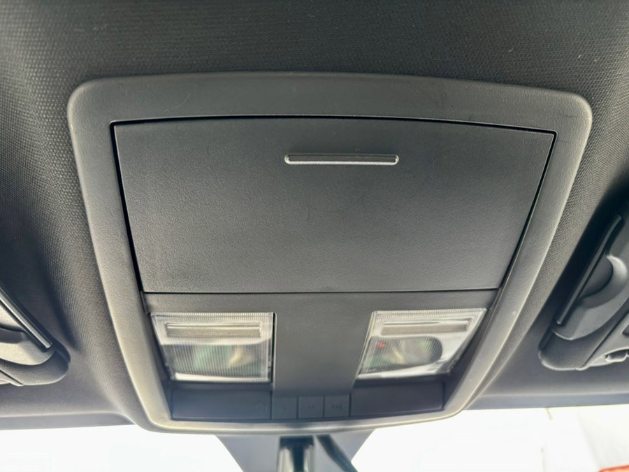 Used 2014 Dodge Challenger R/T image 23
