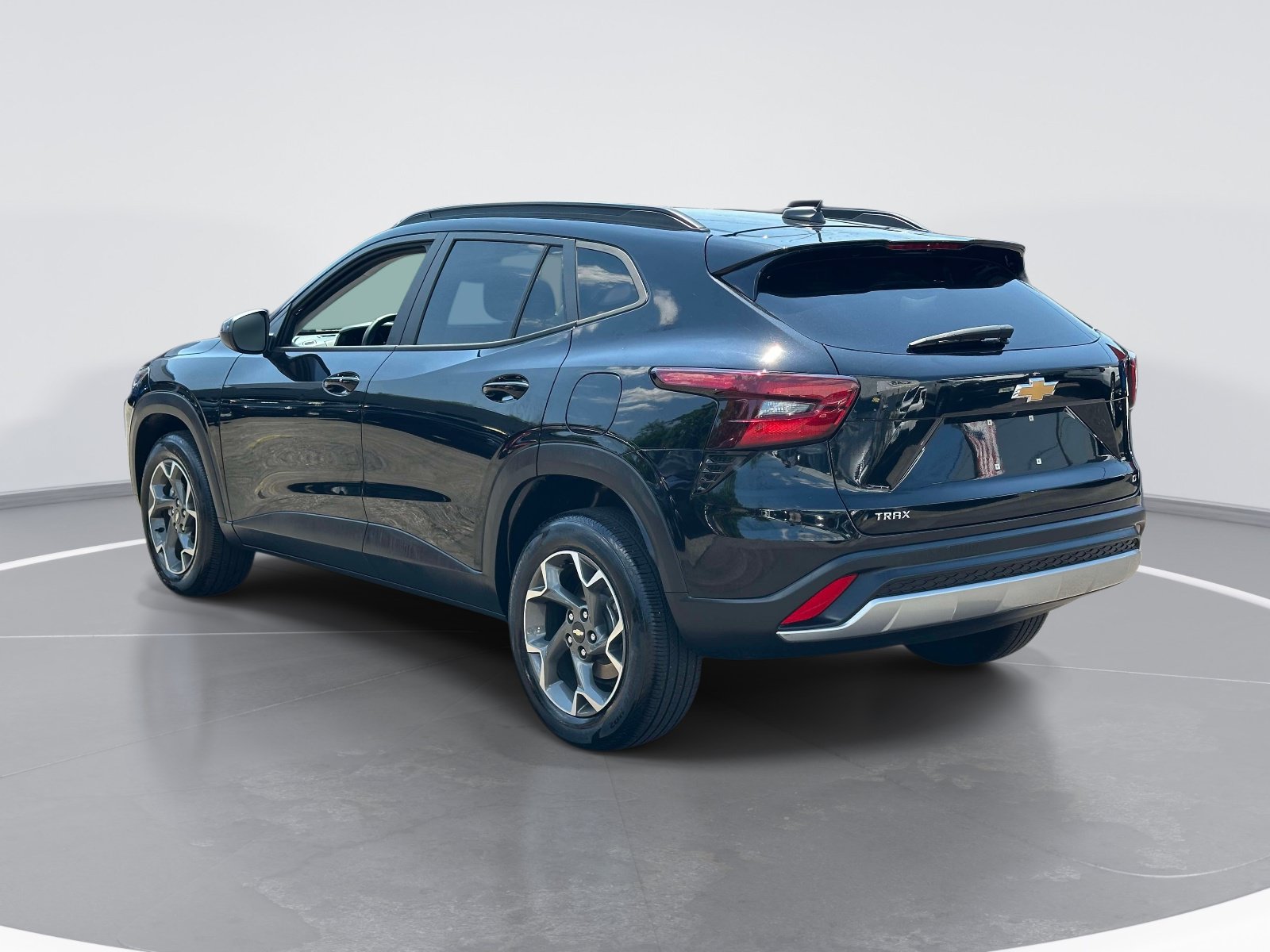 Certified 2024 Chevrolet Trax LT w/ Driver Confidence Package FWD image 7