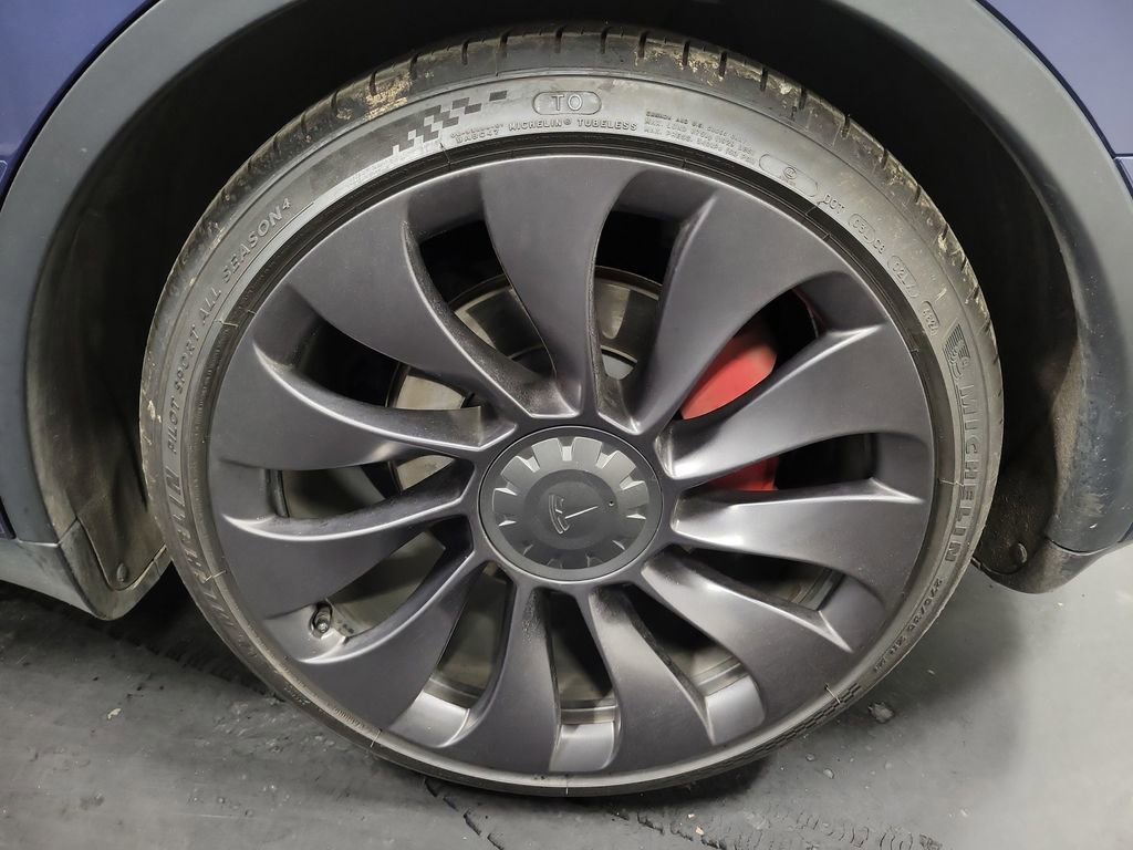 Used 2022 Tesla Model Y Performance image 10