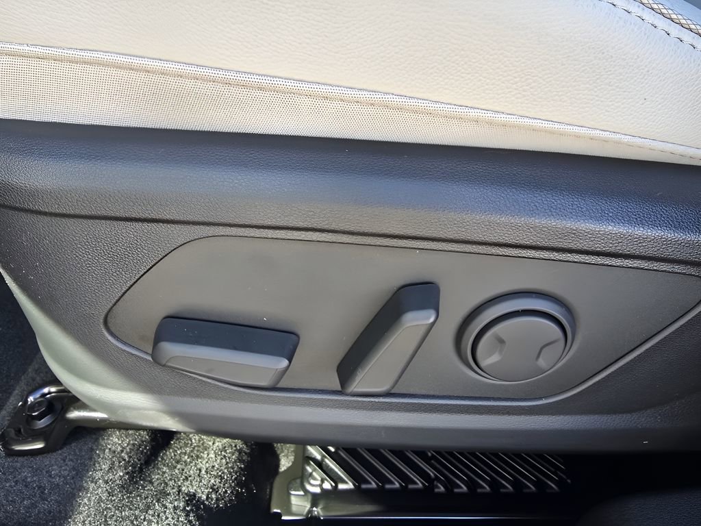 New 2026 Hyundai Tucson Limited image 16