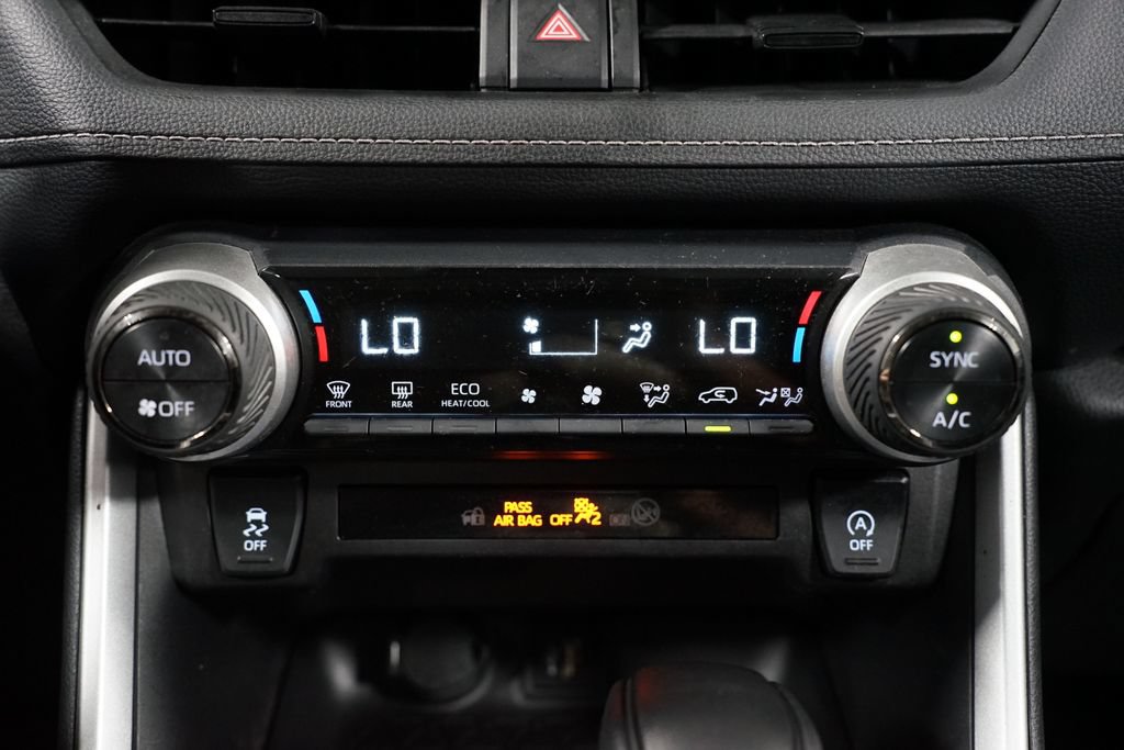 Used 2024 Toyota RAV4 XLE FWD image 20