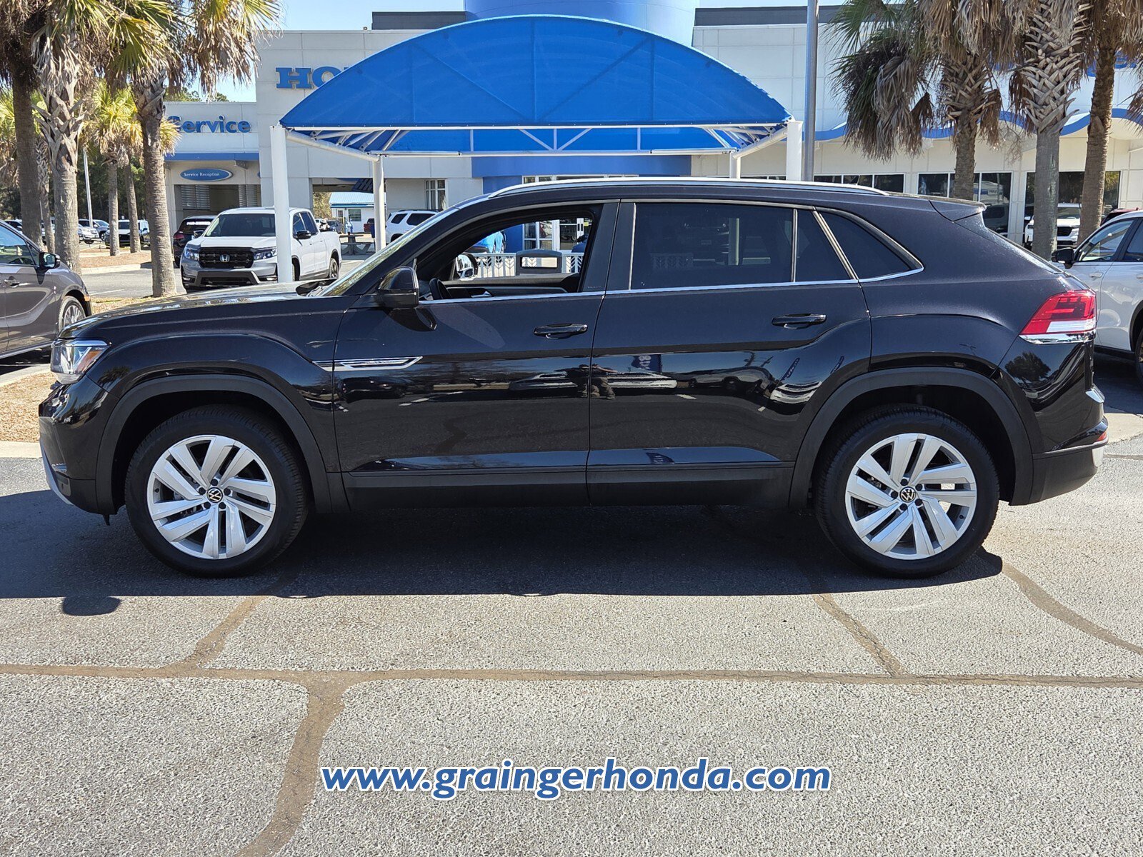 Used 2022 Volkswagen Atlas Cross Sport SE image 8