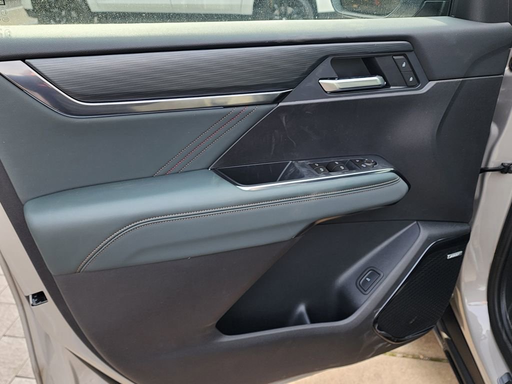 New 2026 GMC Acadia AT4 w/ Luxury Package image 13