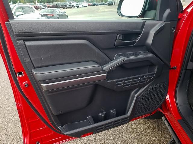 New 2025 Toyota Tacoma SR5 image 9