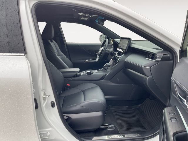 Used 2024 Toyota Venza Nightshade image 15