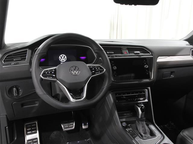 Used 2024 Volkswagen Tiguan SE R-Line image 6