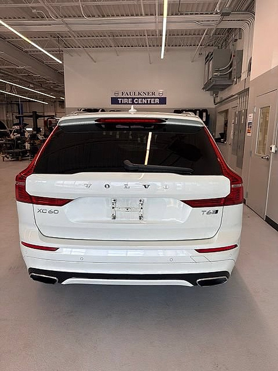 Used 2018 Volvo XC60 T6 R-Design w/ Convenience Package AWD/4WD image 5