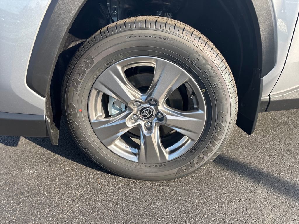 New 2025 Toyota RAV4 LE image 9