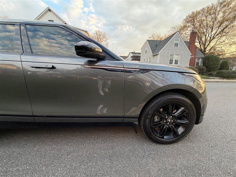 Used 2018 Land Rover Range Rover Velar R-Dynamic SE AWD/4WD image 5