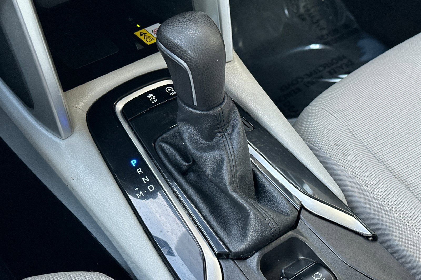 Used 2022 Toyota Corolla Cross LE image 28