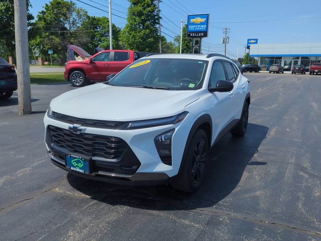 Certified 2024 Chevrolet Trax ACTIV w/ Sunroof Package FWD image 4
