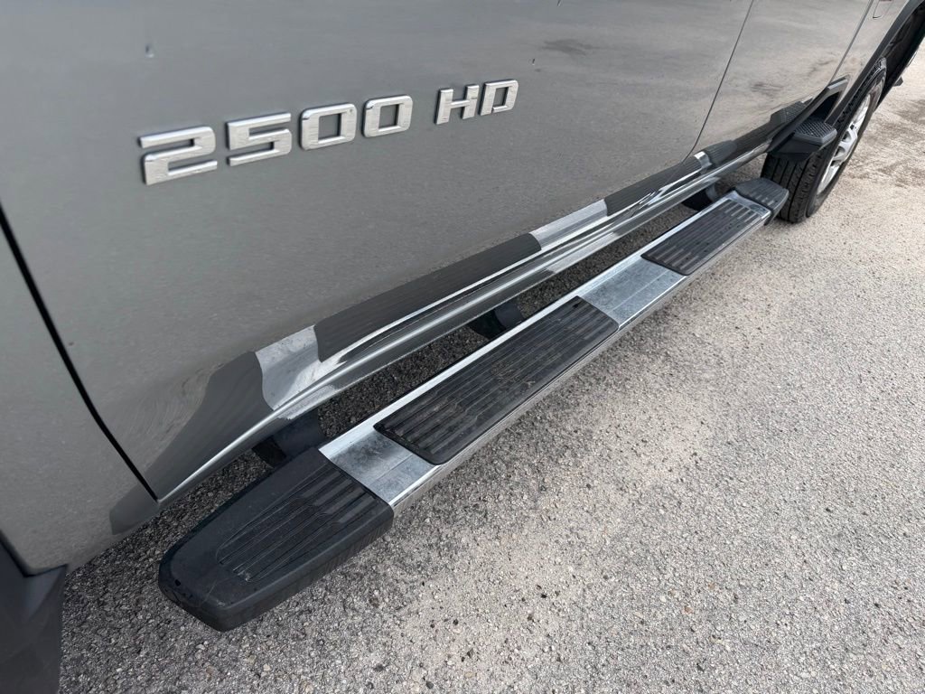 Used 2025 Chevrolet Silverado 2500 LT w/ Convenience Package image 11