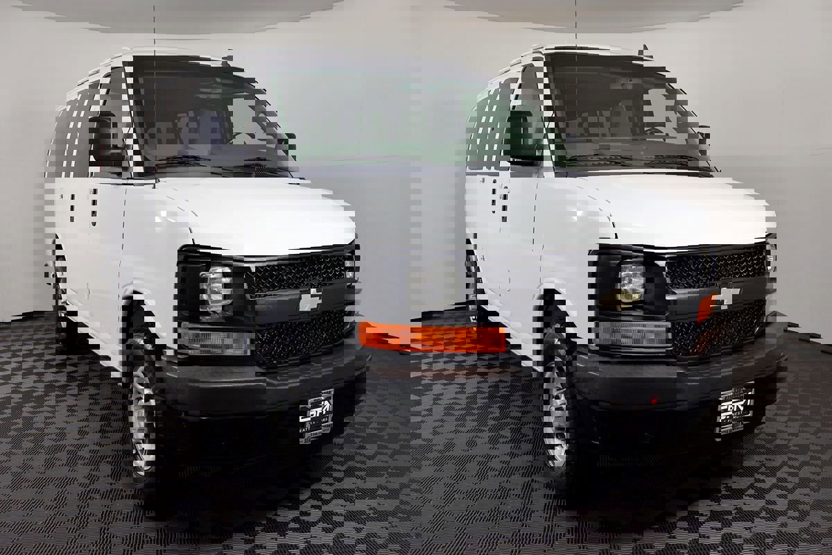 Used 2016 Chevrolet Express 2500 LS RWD image 5