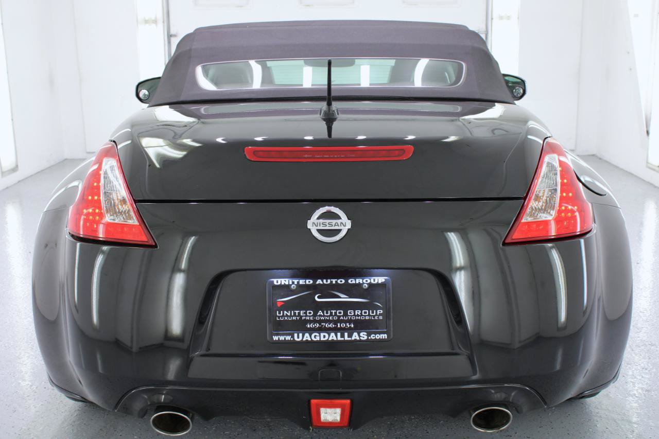 Used 2010 Nissan 370Z Touring w/ Sport Pkg RWD image 30