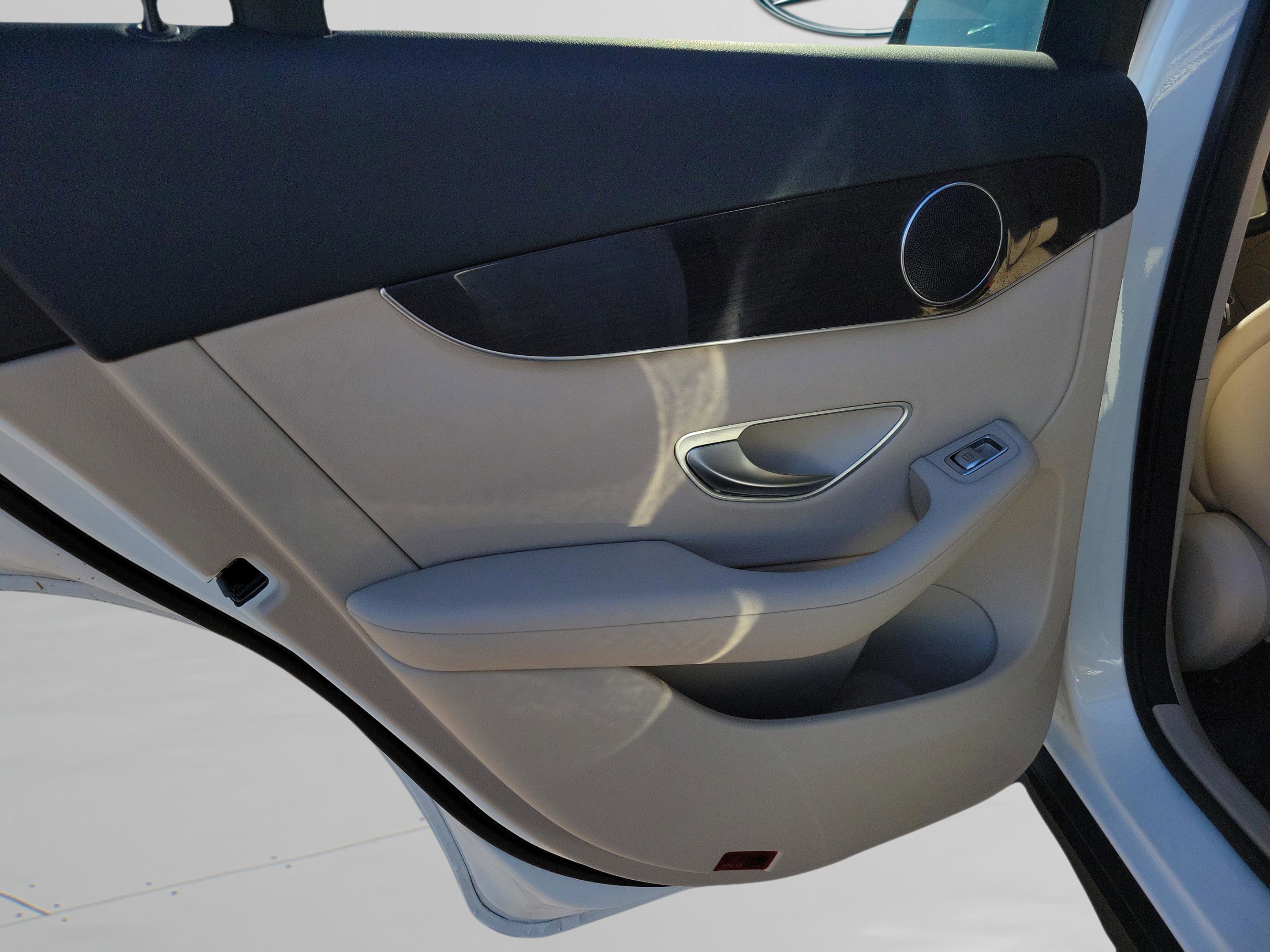 Certified 2022 Mercedes-Benz GLC 300 image 10