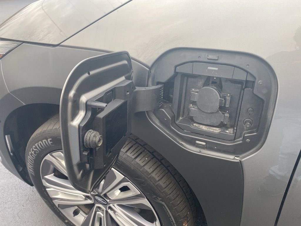 Used 2023 Subaru Solterra AWD image 13