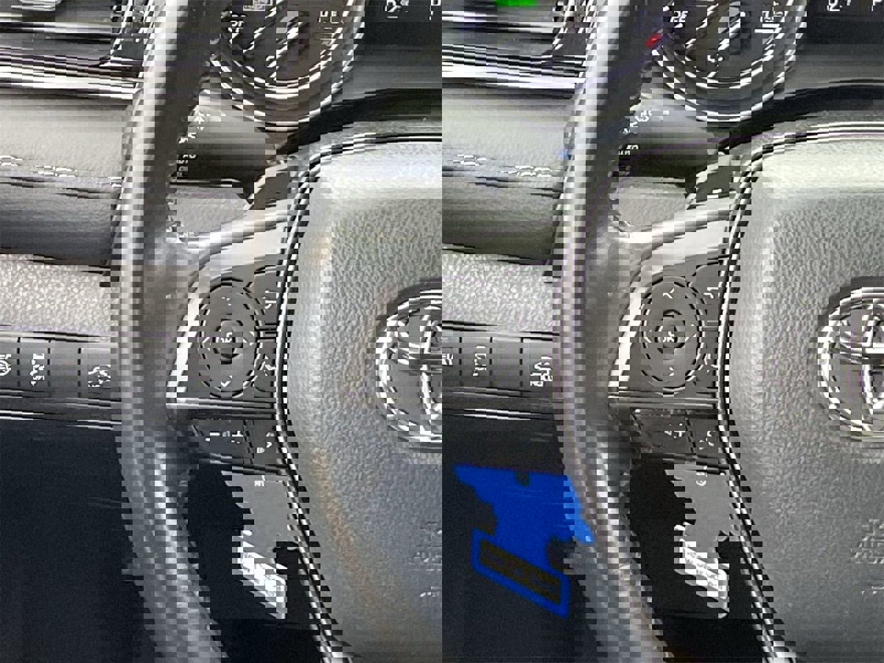 Used 2022 Toyota Camry XSE image 22