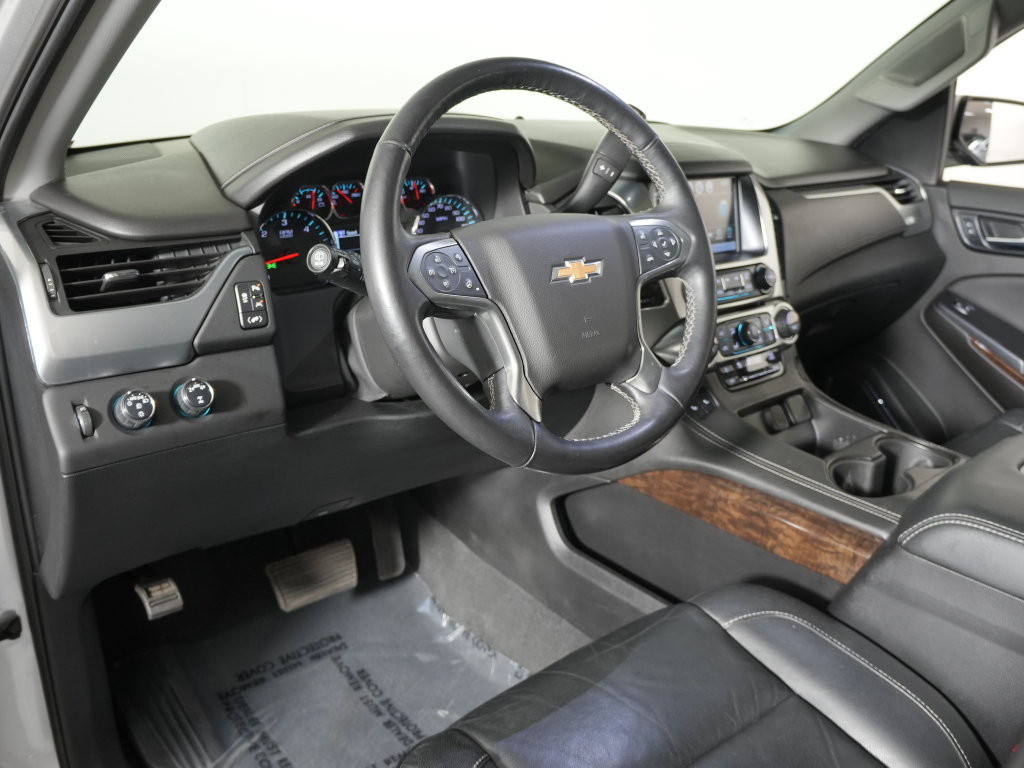 Used 2019 Chevrolet Tahoe LT w/ Luxury Package AWD/4WD image 4