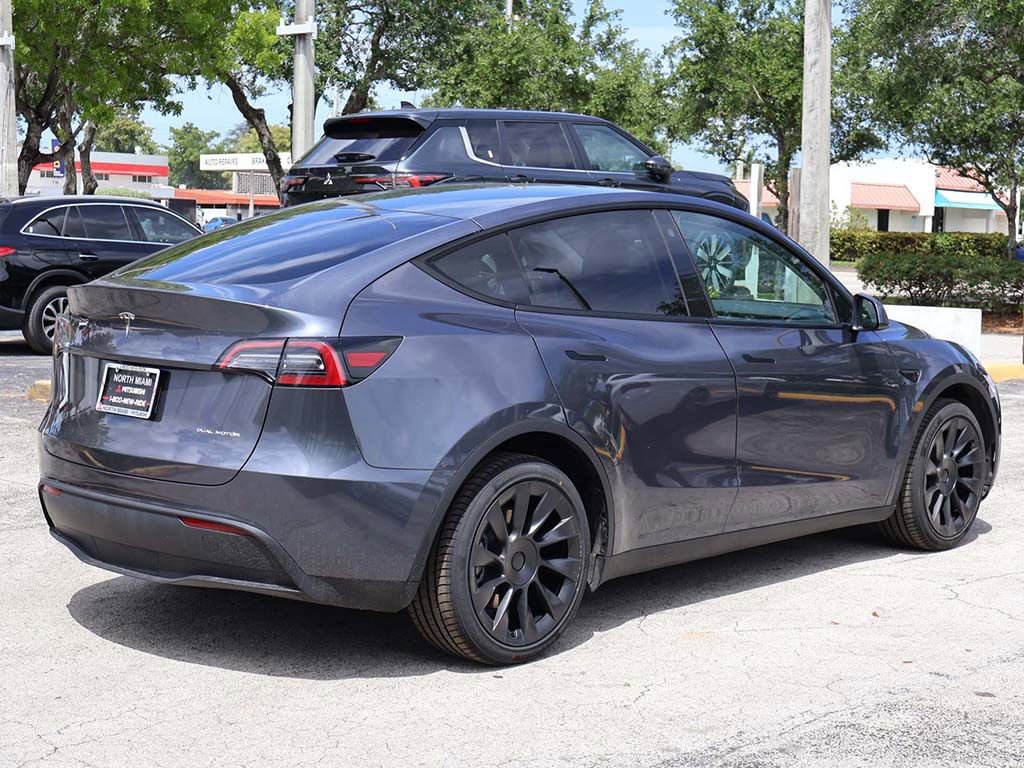 Used 2023 Tesla Model Y Long Range AWD/4WD image 10
