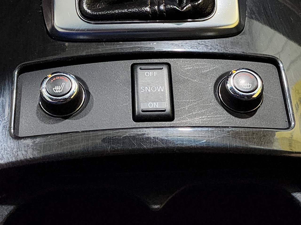 Used 2013 INFINITI FX37 AWD w/ Premium Pkg image 26